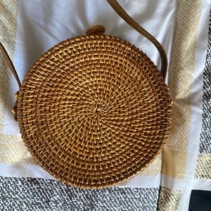 Straw Studios rattan round crossbag